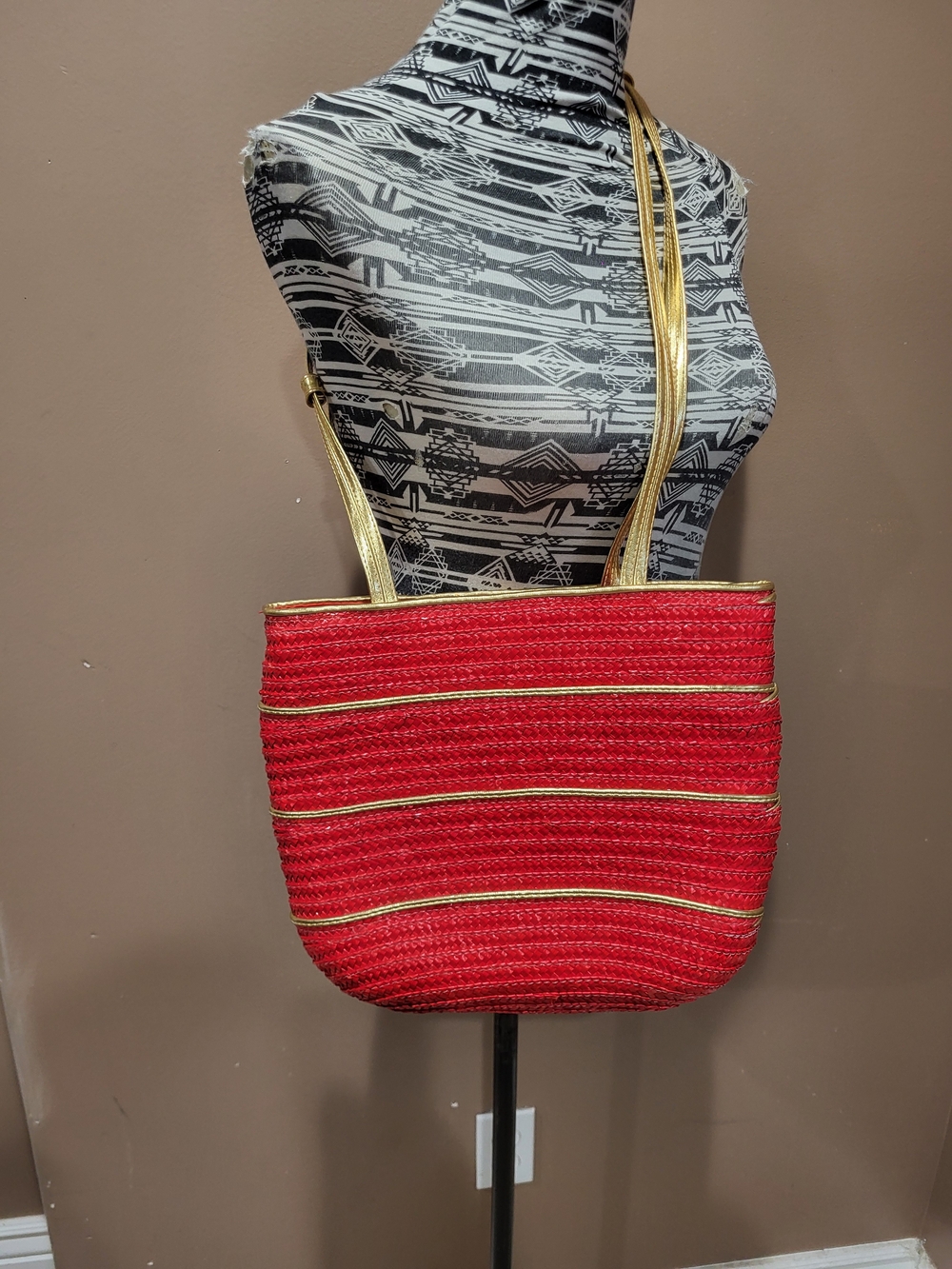 Vintage Worthington Red Straw Woven Shoulder Bag with Gold Straps
